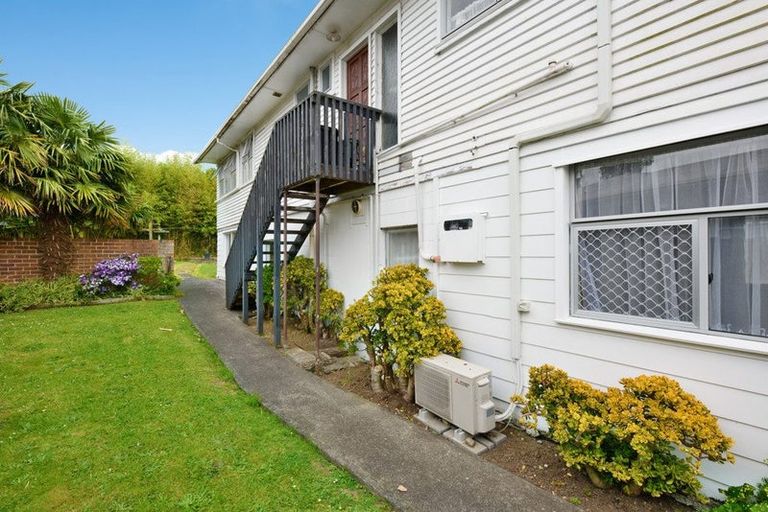 Photo of property in 3 Statesman Street, Henderson, Auckland, 0612