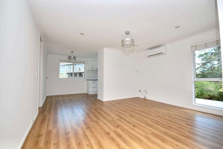 Photo of property in 2/130 Spinella Drive, Bayview, Auckland, 0629