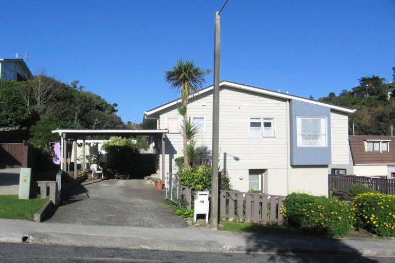 Photo of property in 10 Burdendale Grove, Churton Park, Wellington, 6037