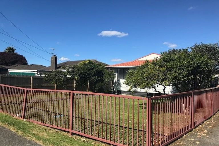 Photo of property in 109 Manuroa Road, Takanini, 2112