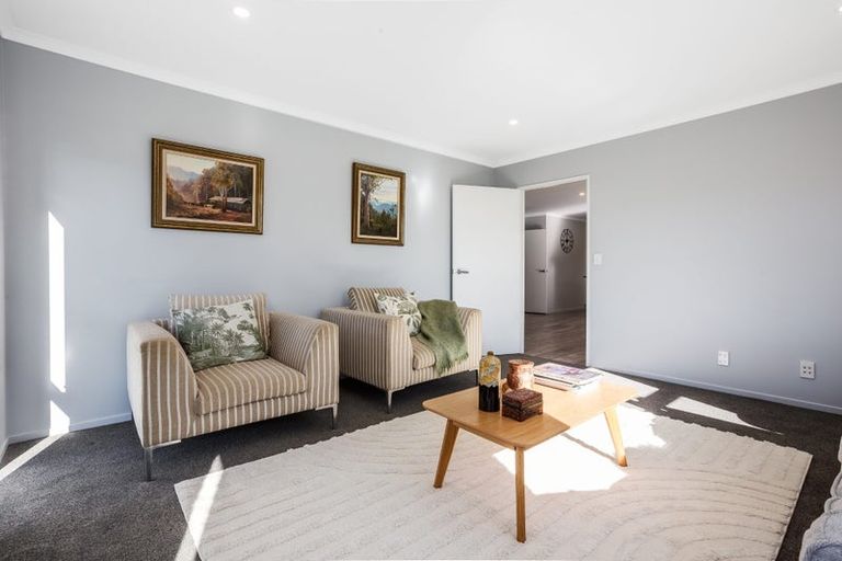 Photo of property in 13 Atherton Terrace, Churton Park, Wellington, 6037