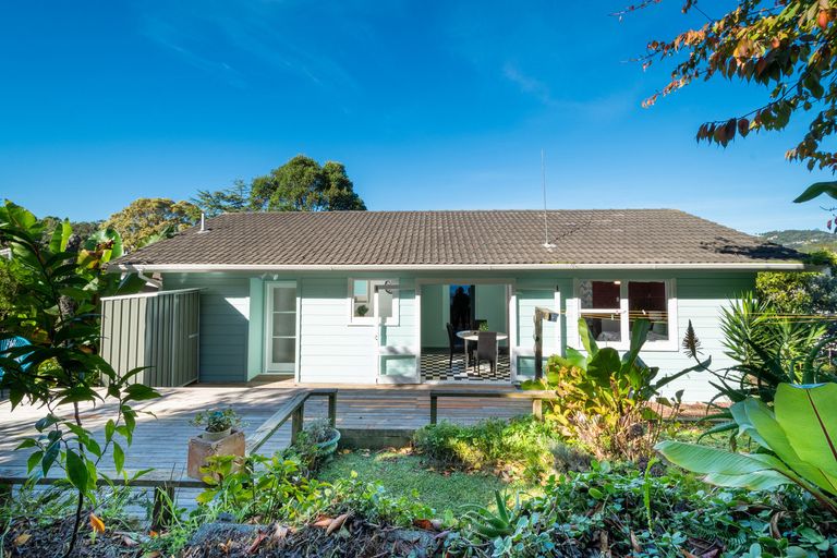 Photo of property in 10 Scotstoun Place, Glen Eden, Auckland, 0602