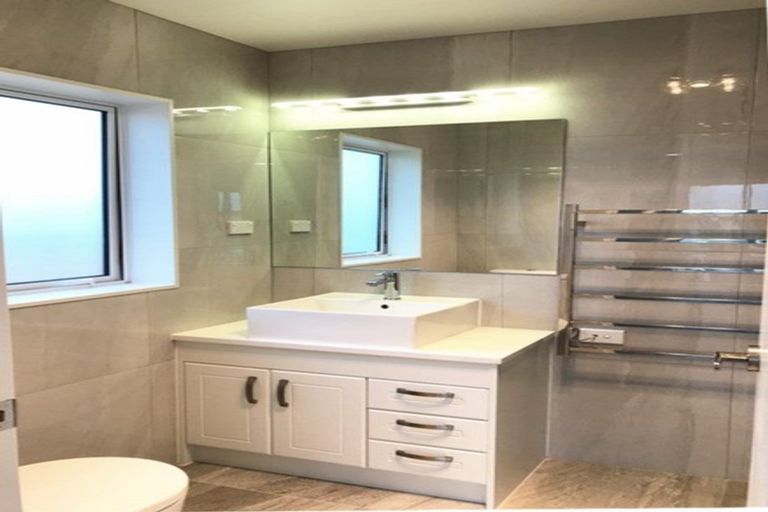 Photo of property in 32 Hikuawa Road, Flat Bush, Auckland, 2019