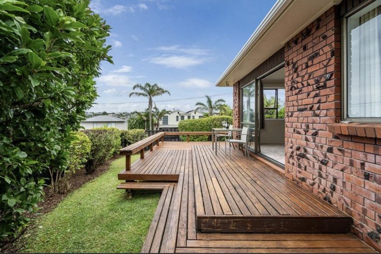 Photo of property in 1/26 Hyde Road, Rothesay Bay, Auckland, 0630