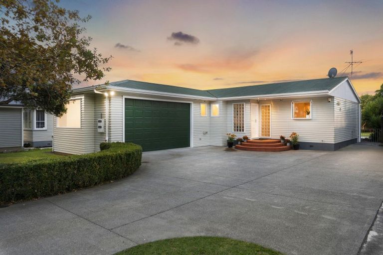 Photo of property in 3 Muir Avenue, Mangere Bridge, Auckland, 2022