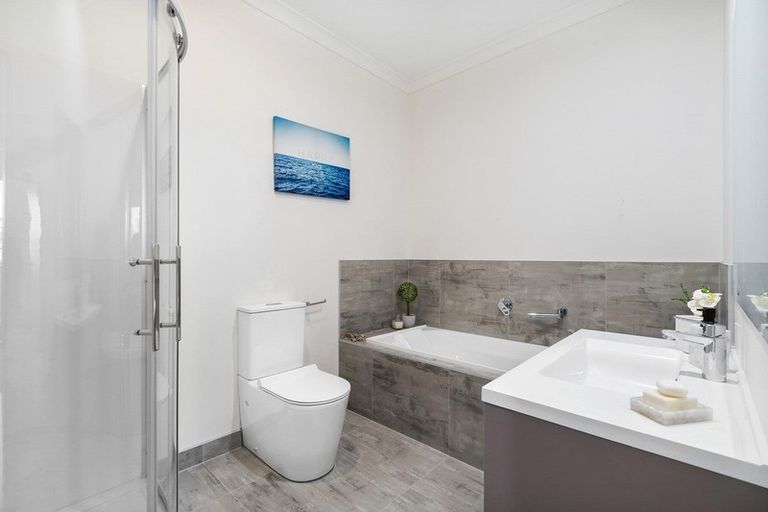 Photo of property in 3 Melgran Avenue, Papakura, 2110