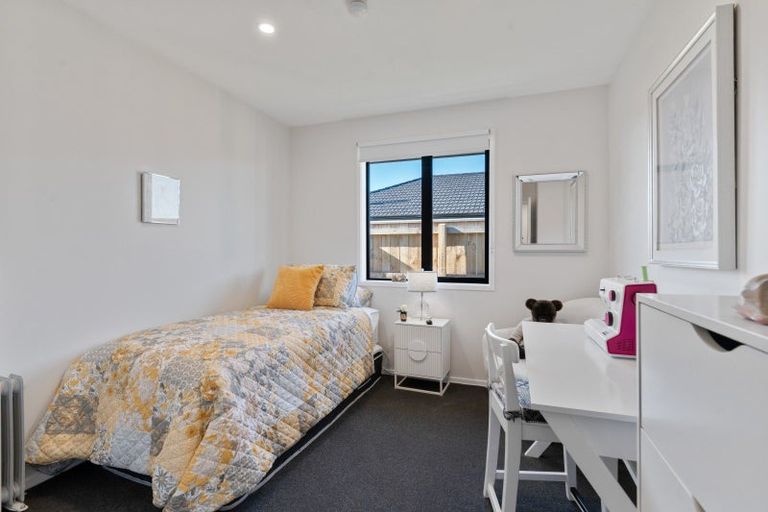Photo of property in 6 Georgina Beyer Way, Carterton, 5713