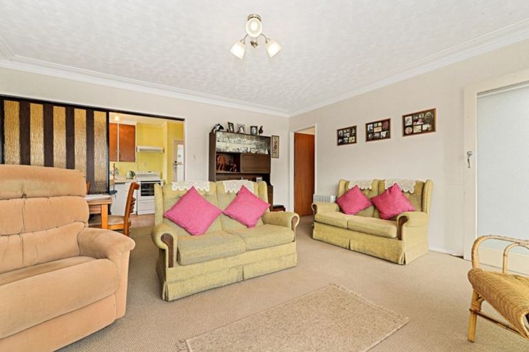 Photo of property in 2/4 Menary Street, Papakura, 2110