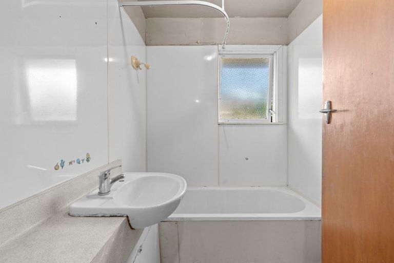 Photo of property in 10 Bendale Place, Avonhead, Christchurch, 8042