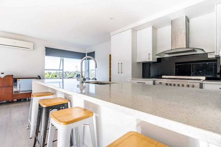 Photo of property in 1 Intrepid Place, Torbay, Auckland, 0630