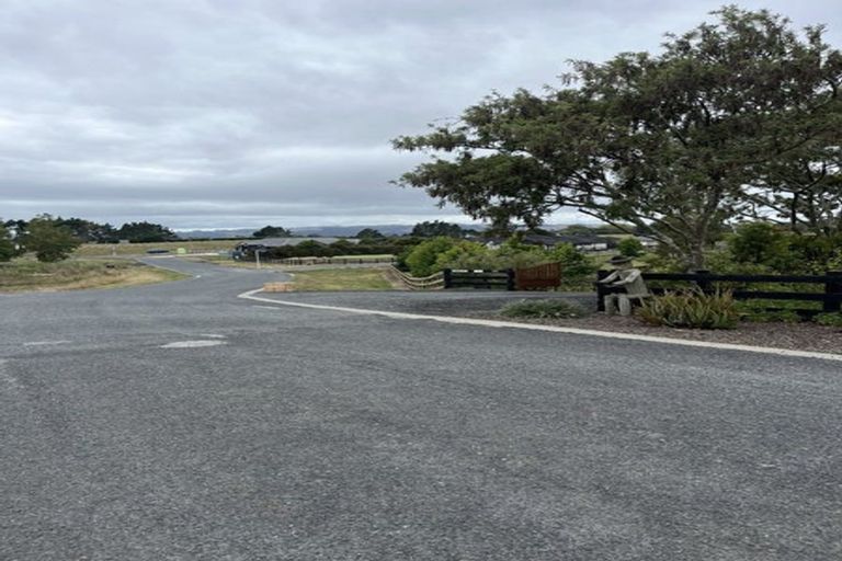 Photo of property in 10 Karaka School Lane, Karaka, Papakura, 2580