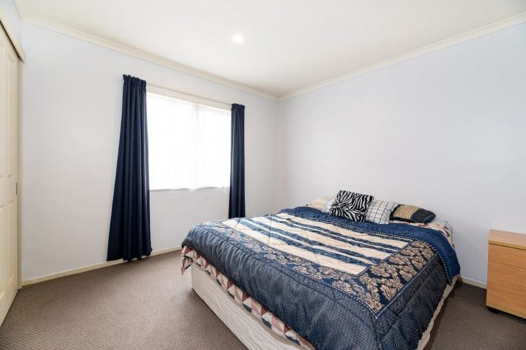 Photo of property in 21 Samara Place, Clendon Park, Auckland, 2103