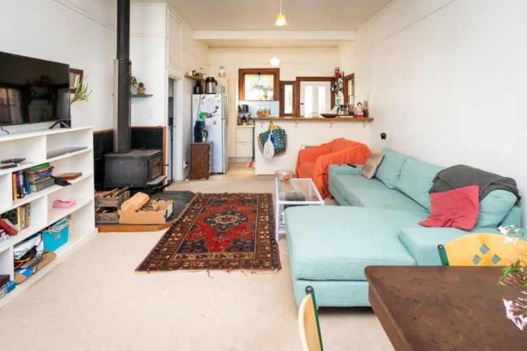 Photo of property in 94 Rolleston Street, Mount Cook, Wellington, 6021