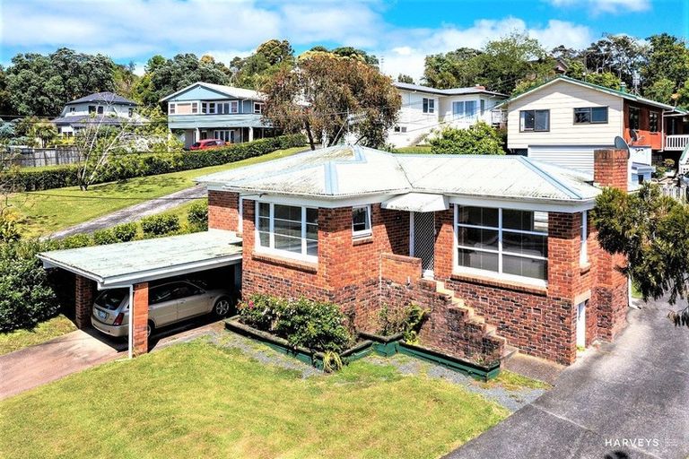 Photo of property in 35 South Lynn Road, Titirangi, Auckland, 0604