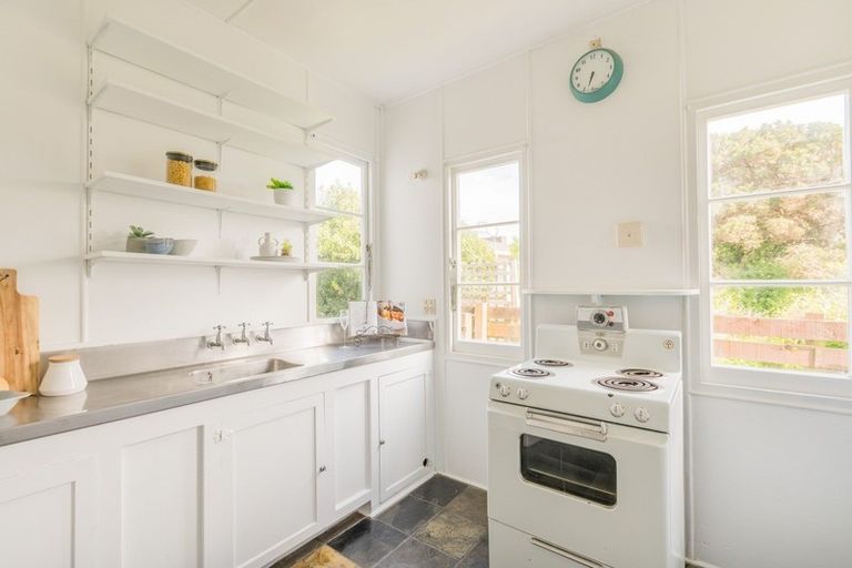 Photo of property in 14 Manly Street, Paraparaumu Beach, Paraparaumu, 5032