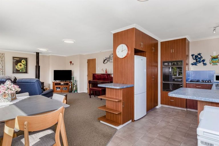 Photo of property in 7 Guildford Street, Levin, 5510