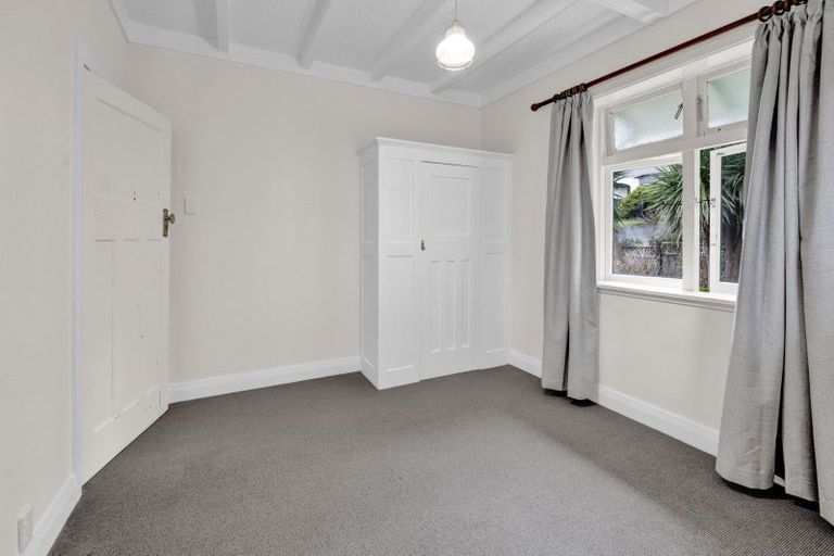 Photo of property in 27 Bonithon Avenue, Moturoa, New Plymouth, 4310