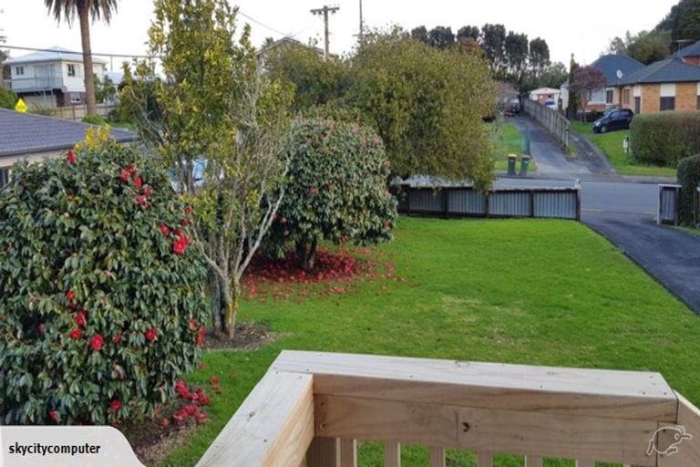 Photo of property in 15 Kotuku Street, Te Atatu Peninsula, Auckland, 0610