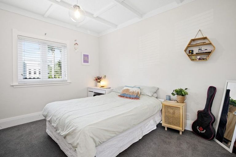 Photo of property in 18 Racecourse Road, Waiuku, 2123