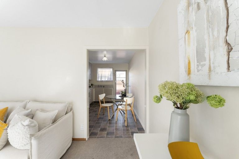 Photo of property in 2/32 Mona Vale Avenue, Riccarton, Christchurch, 8011