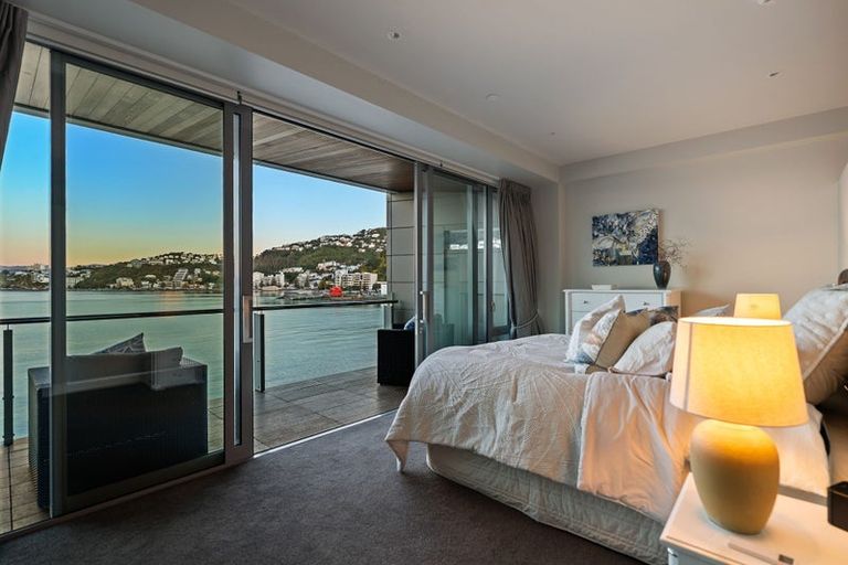 Photo of property in Clyde Quay Wharf, 3b/2 Clyde Quay Wharf, Te Aro, Wellington, 6011