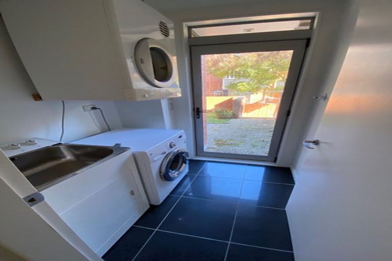 Photo of property in Altar Apartments, 3/120 Rintoul Street, Newtown, Wellington, 6021