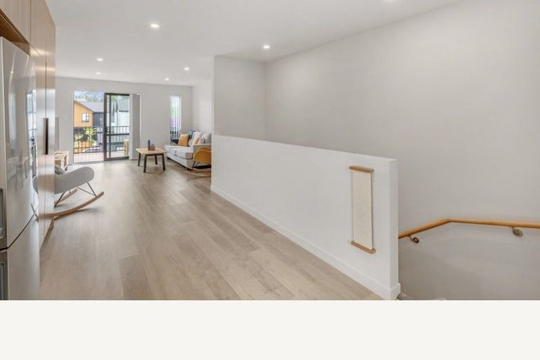 Photo of property in 12 Parenga Lane, Kumeu, 0810