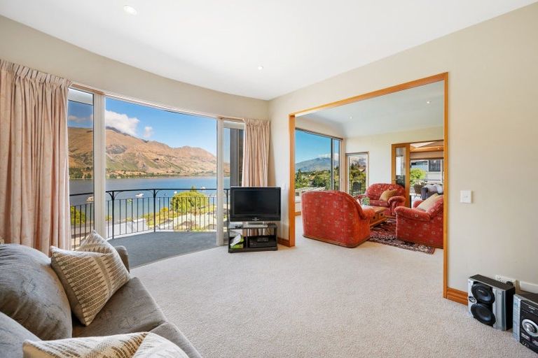 Photo of property in 10 Lismore Street, Wanaka, 9305