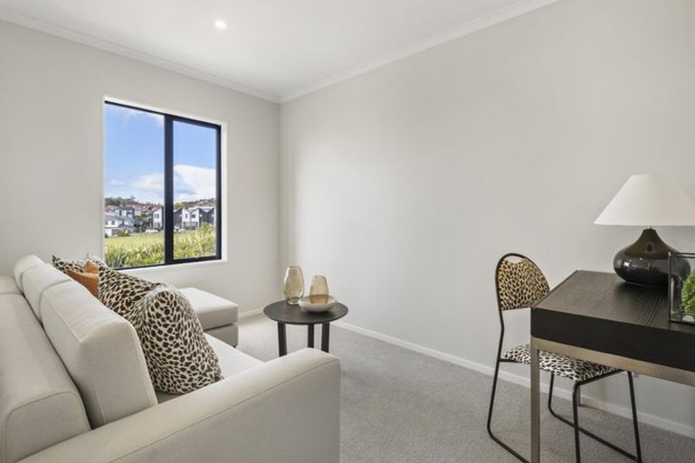 Photo of property in 2 Owen Chapman Drive, Red Beach, 0932