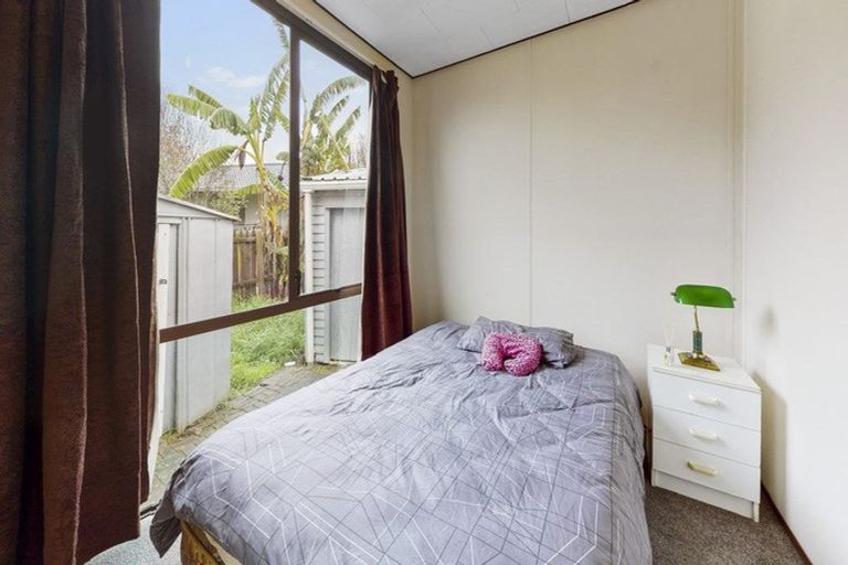 Photo of property in 1/25 Starforth Place, Henderson, Auckland, 0612