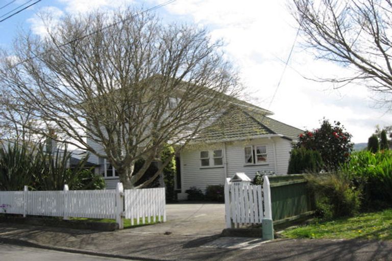 Photo of property in 329 Riverside Drive, Waterloo, Lower Hutt, 5011