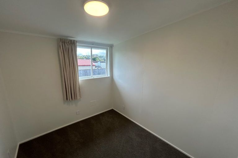 Photo of property in 14 Laurie Street, Red Beach, 0932
