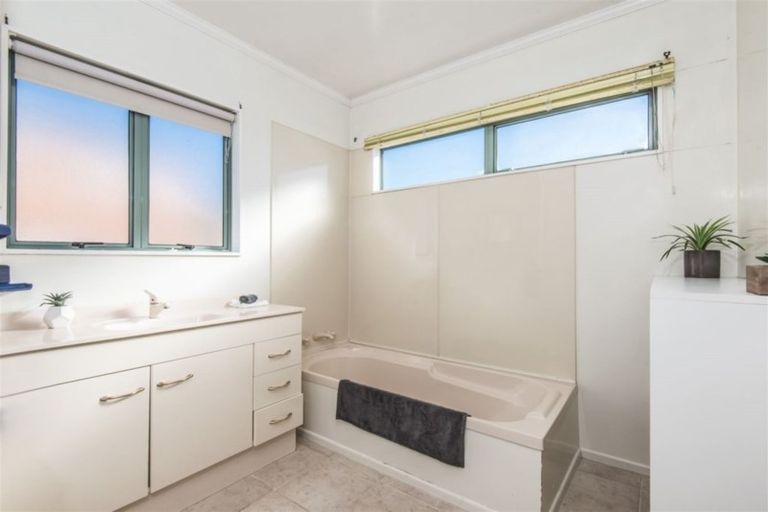 Photo of property in 3 Bathgate Street, Johnsonville, Wellington, 6037