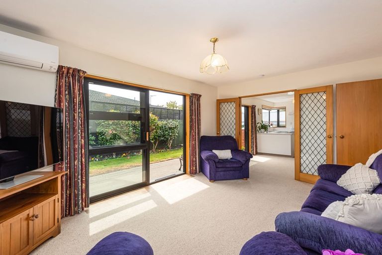 Photo of property in 33 Englefield Road, Belfast, Christchurch, 8051