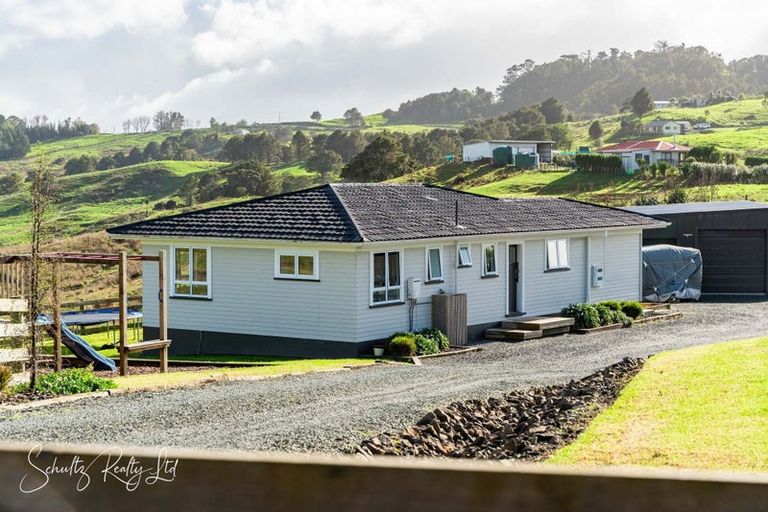 Photo of property in 194 Heatley Road, Whakapirau, Maungaturoto, 0583