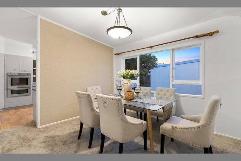 Photo of property in 40 Valley View Road, Glenfield, Auckland, 0629