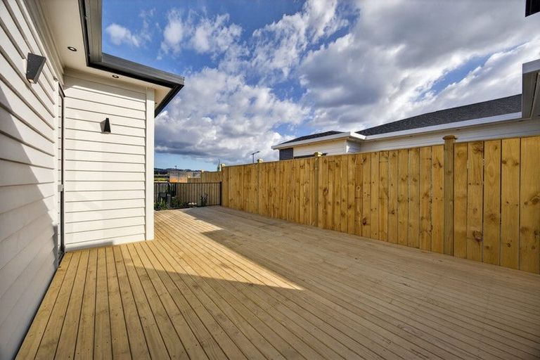 Photo of property in 10 Piko Road, Opaheke, 2113