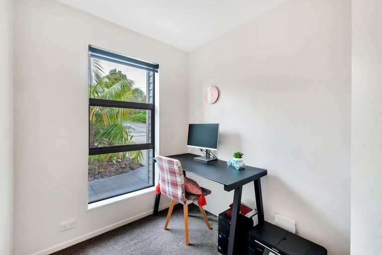 Photo of property in 6a Humphrey Kemp Avenue, Henderson, Auckland, 0612