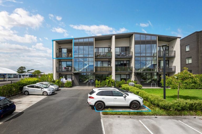 Photo of property in 210/165 Lake Road, Northcote, Auckland, 0627