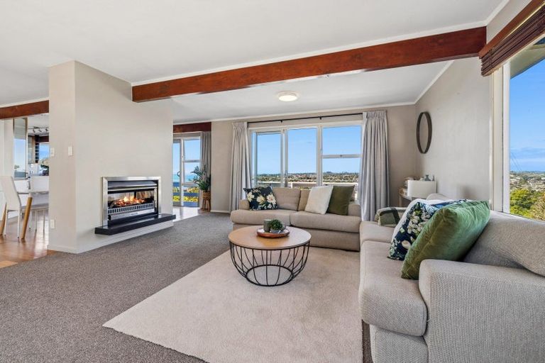 Photo of property in 13 Carlisle Road, Torbay, Auckland, 0630