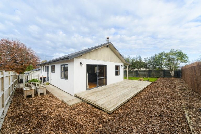 Photo of property in 130 Hillcrest Drive, Kelvin Grove, Palmerston North, 4414