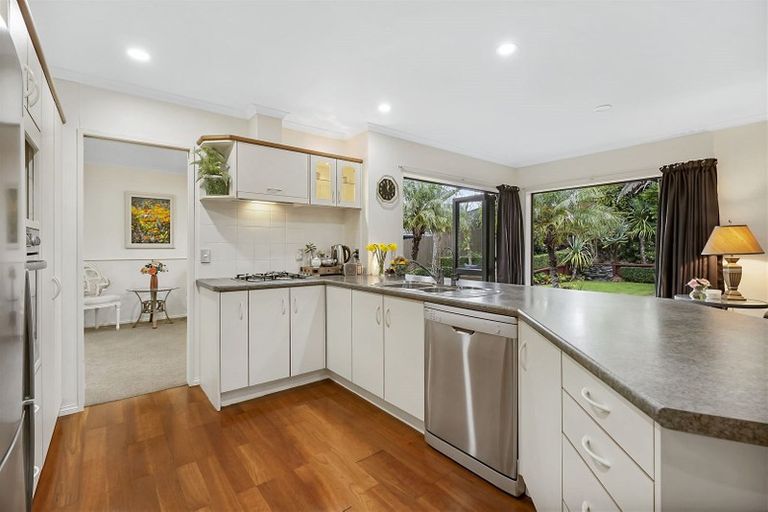 Photo of property in 12 Moycullien Lane, East Tamaki Heights, Auckland, 2016