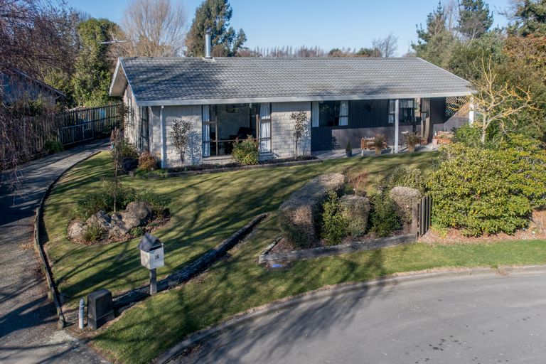 Photo of property in 16 Taiaroa Place, Southbridge, 7602