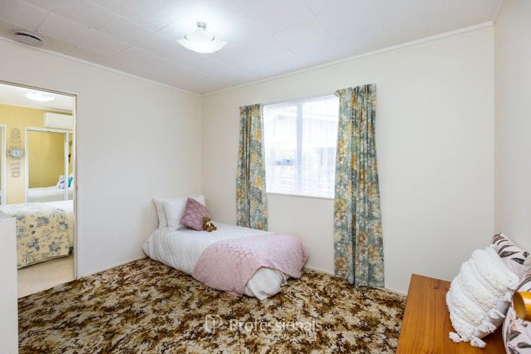 Photo of property in 17 Beryl Grove, Birchville, Upper Hutt, 5018