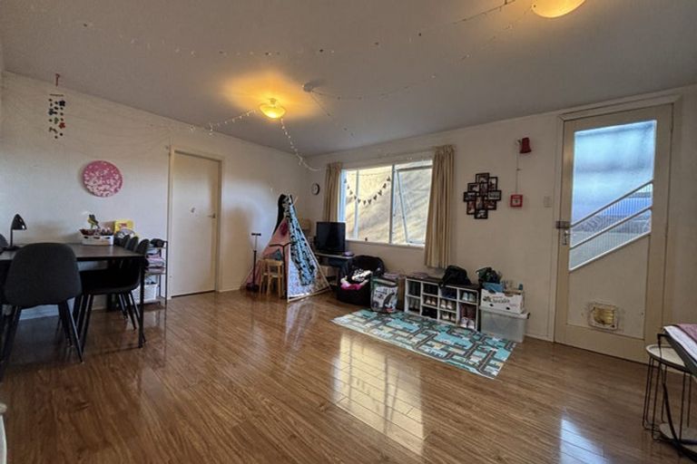 Photo of property in 51 Hawker Street, Mount Victoria, Wellington, 6011