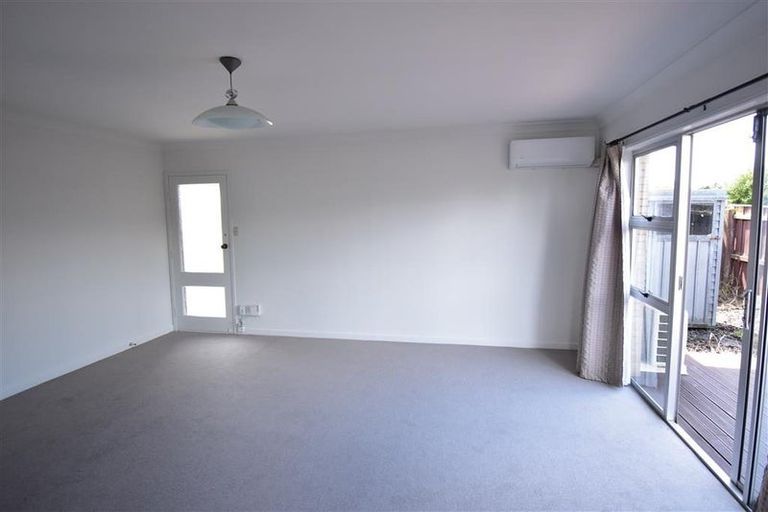 Photo of property in 2/44 Latham Avenue, Pakuranga, Auckland, 2010