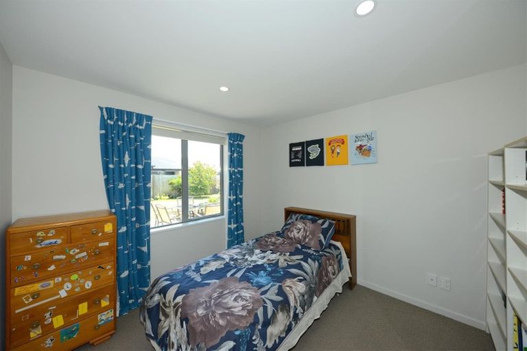 Photo of property in 10 Conie Glen Lane, Broomfield, Christchurch, 8042