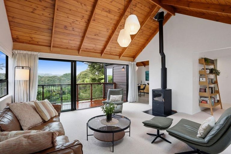 Photo of property in 189 Shaw Road, Oratia, Auckland, 0604