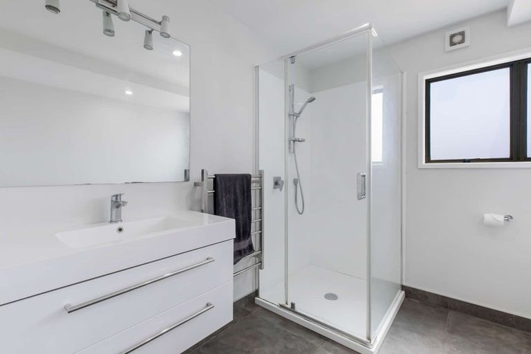 Photo of property in 4 Riverside Drive, Waiuku, 2123