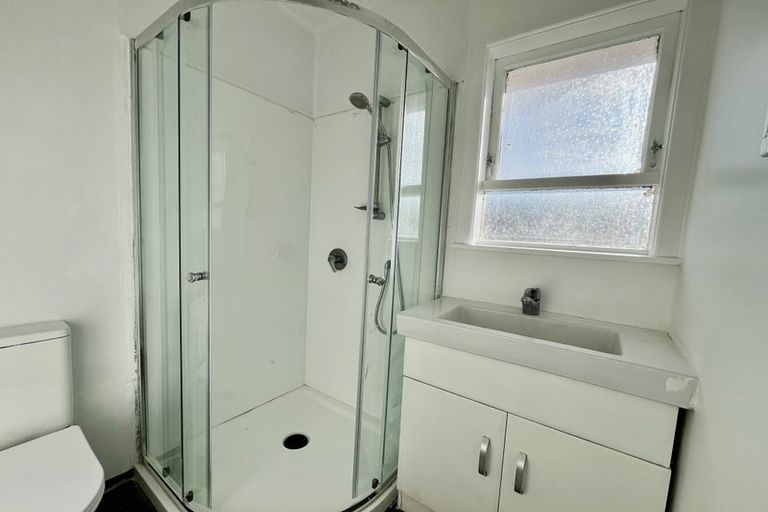 Photo of property in 130 Robertson Road, Mangere East, Auckland, 2024